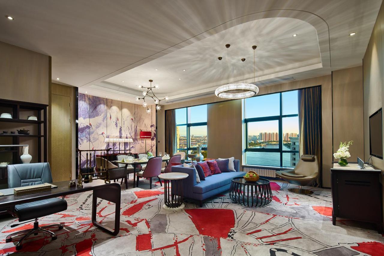 Wanda Realm Qiqihar Hotel Bagian luar foto