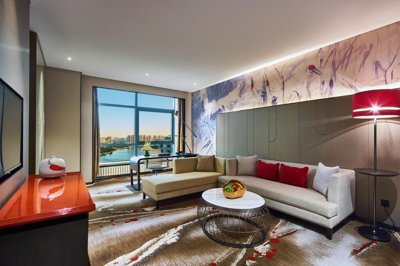 Wanda Realm Qiqihar Hotel Bagian luar foto